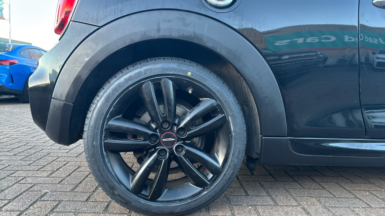 MINI Hatchback 2.0 Cooper S Sport II 3dr Auto Petrol Hatchback